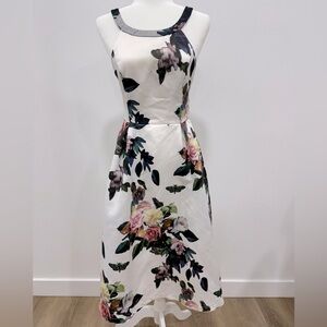 White party dress with flowers 🤍